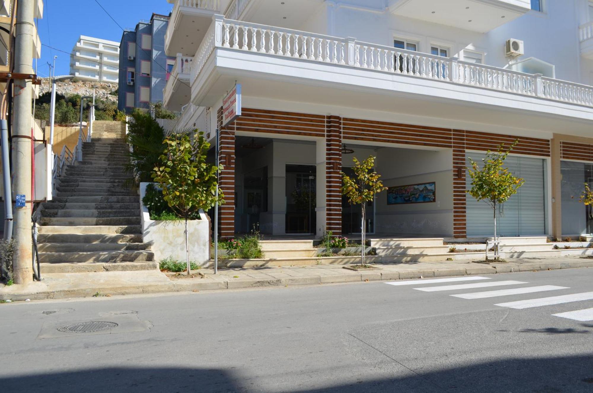 Eri Apartments Sarandë Exteriör bild